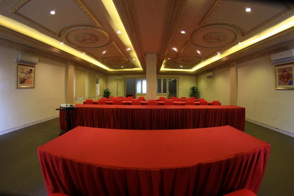 Ceria Boutique Hotel Maguwo Экстерьер фото