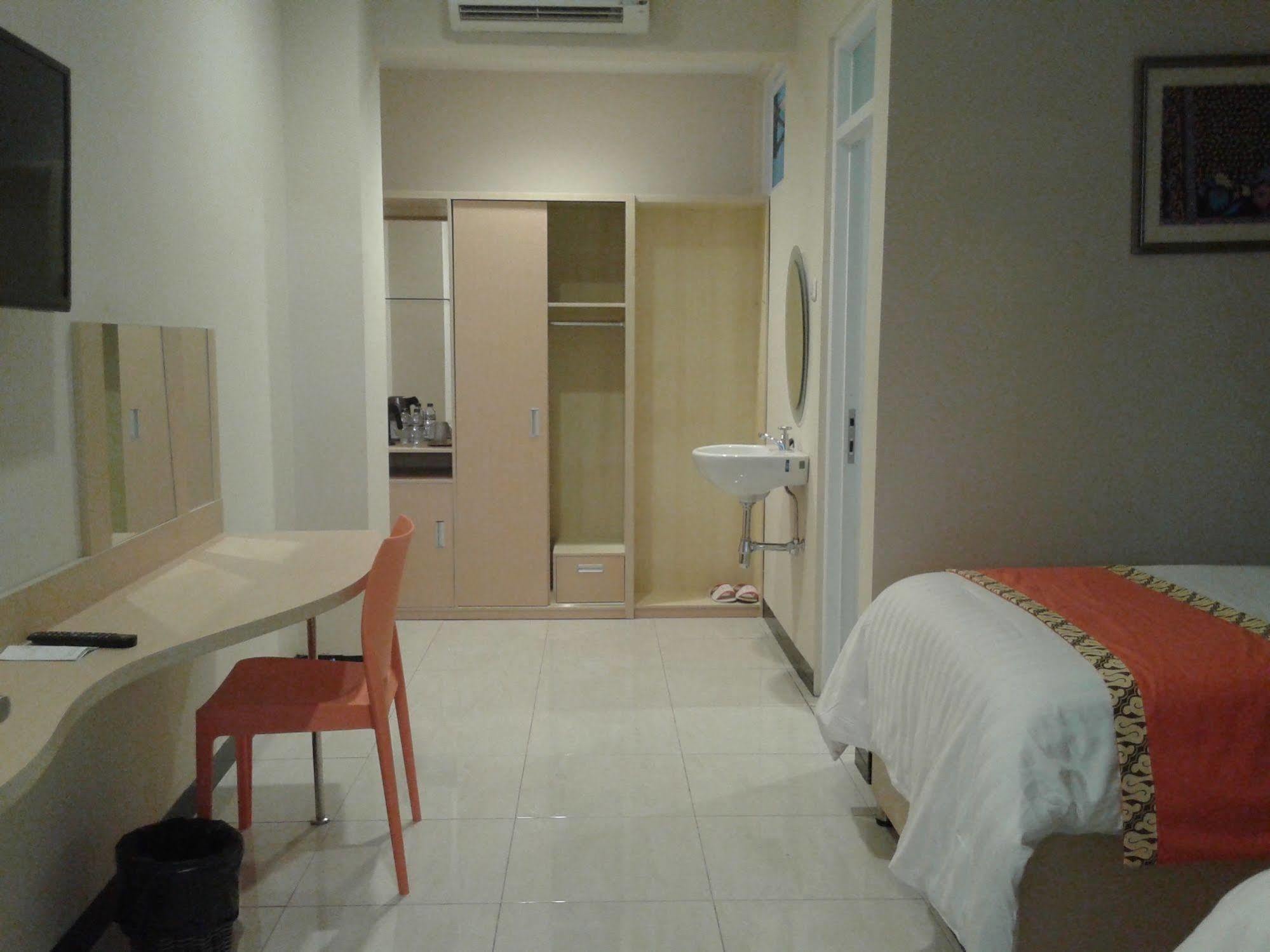 Ceria Boutique Hotel Maguwo Экстерьер фото